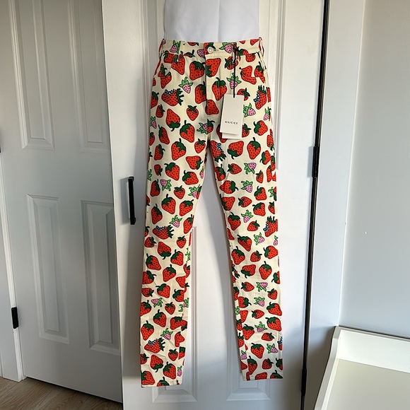 NWT Gucci Strawberry Print Skinny Leg Jeans - Picture 10 of 15